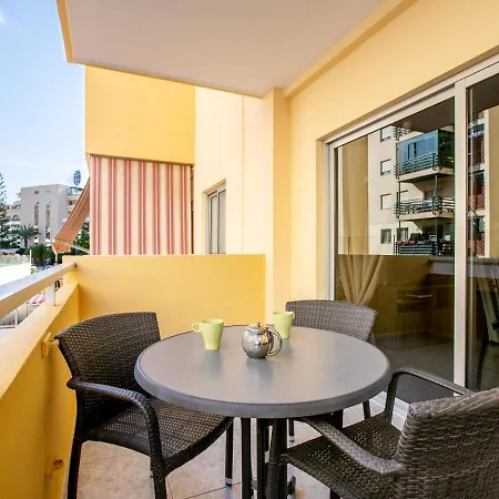 206 Angeles Apartment *