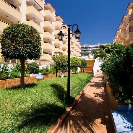 206 Angeles Apartment